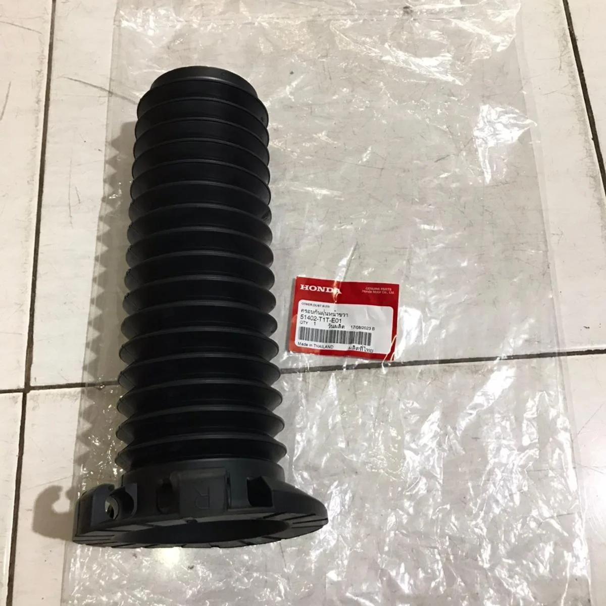 Penutup Debu Shock Depan CRV gen 4 2013 2014 2015 2016 2017 2018 Original
