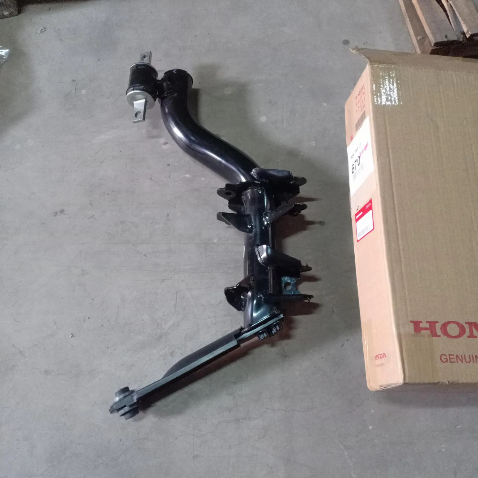 Trailing Arm / Arm Belakang CRV 2003-2006 Original