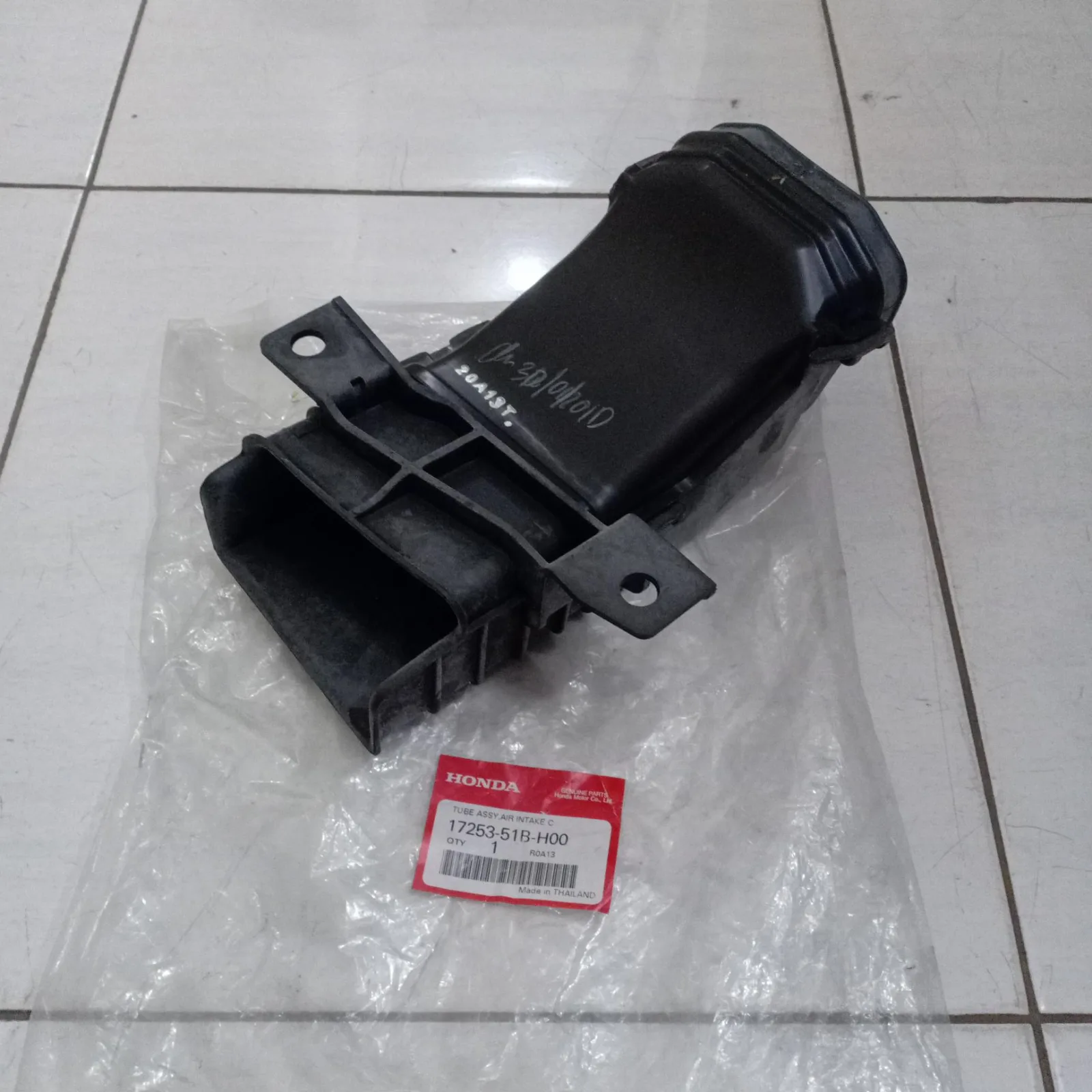 Tube Air Intake Selang Hawa FIlter Udara HRV 2015-2021Up Original