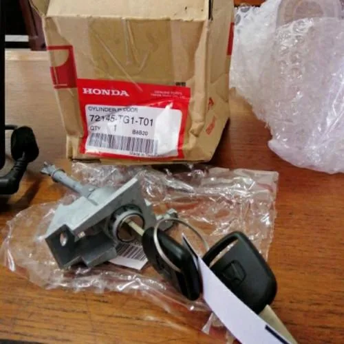 Kunci Pintu / Silinder Pintu Depan BRIO BRV MOBILIO Original