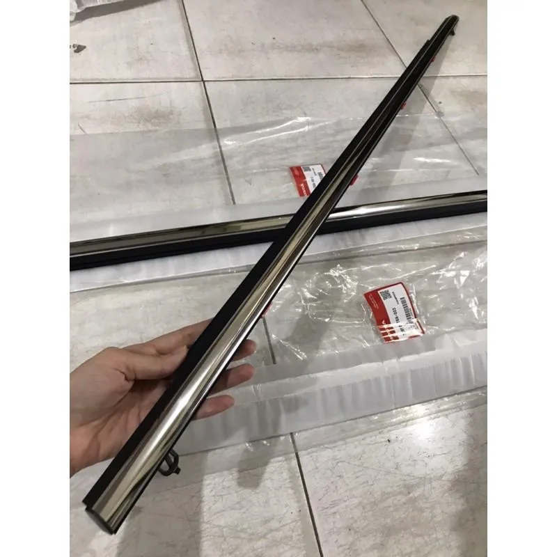 Pelipit Kaca Pintu Belakang Chrome Odyssey 2015-2020 Original