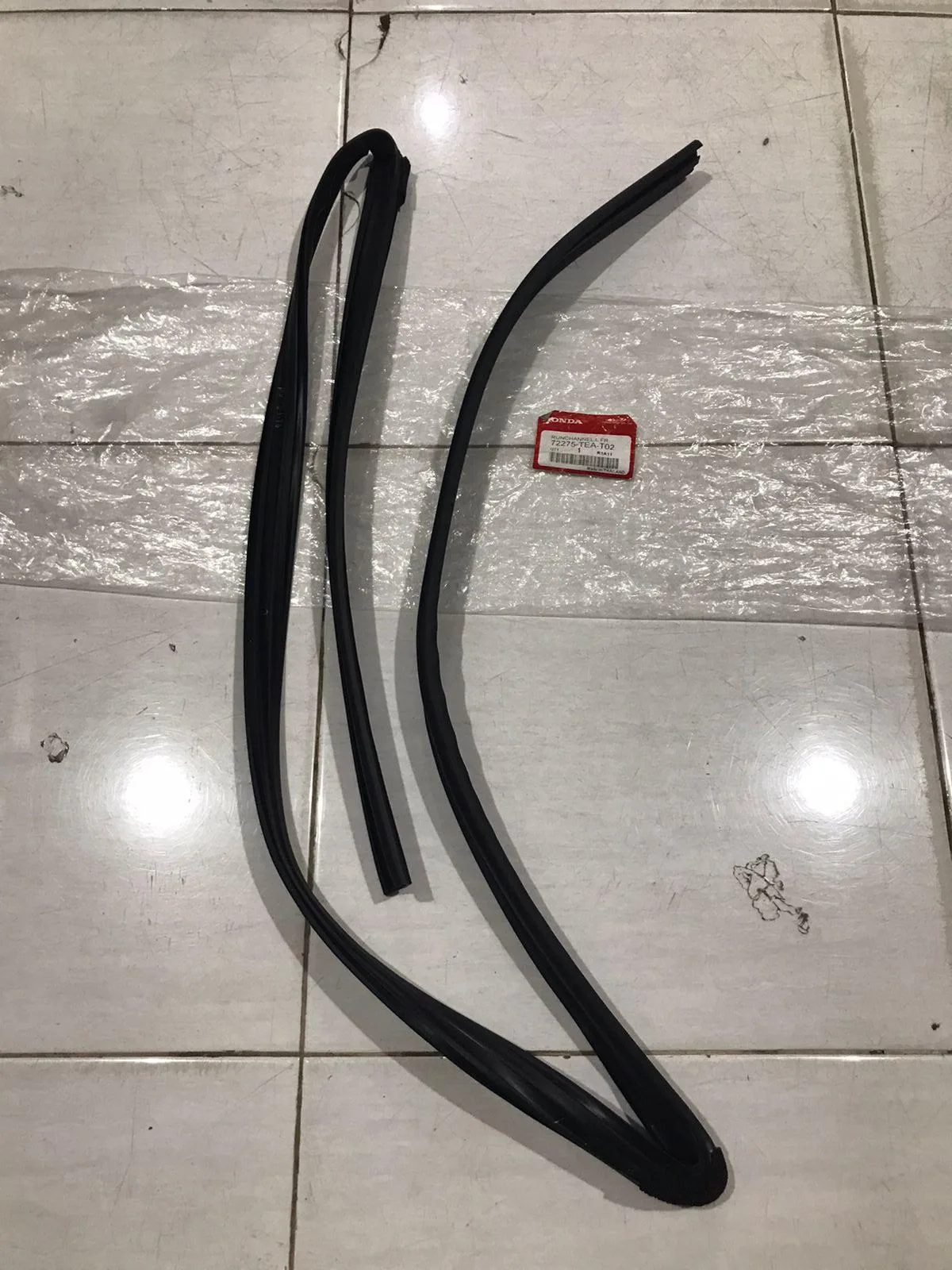 Karet Run Channel / Karet Kaca Pintu Depan CIVIC TURBO 2016-2020