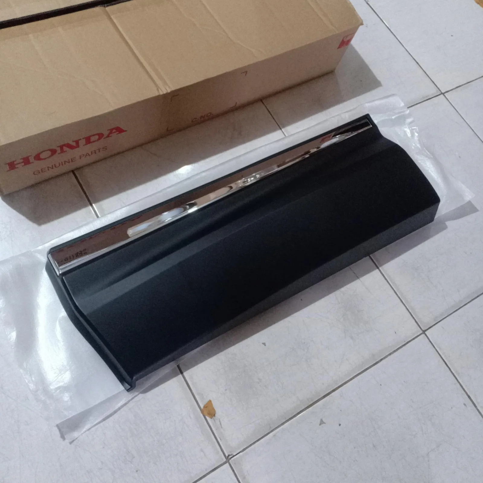 Spoiler/Garnish Pintu Belakang + Chrome CRV TURBO 2019-2021Up Original