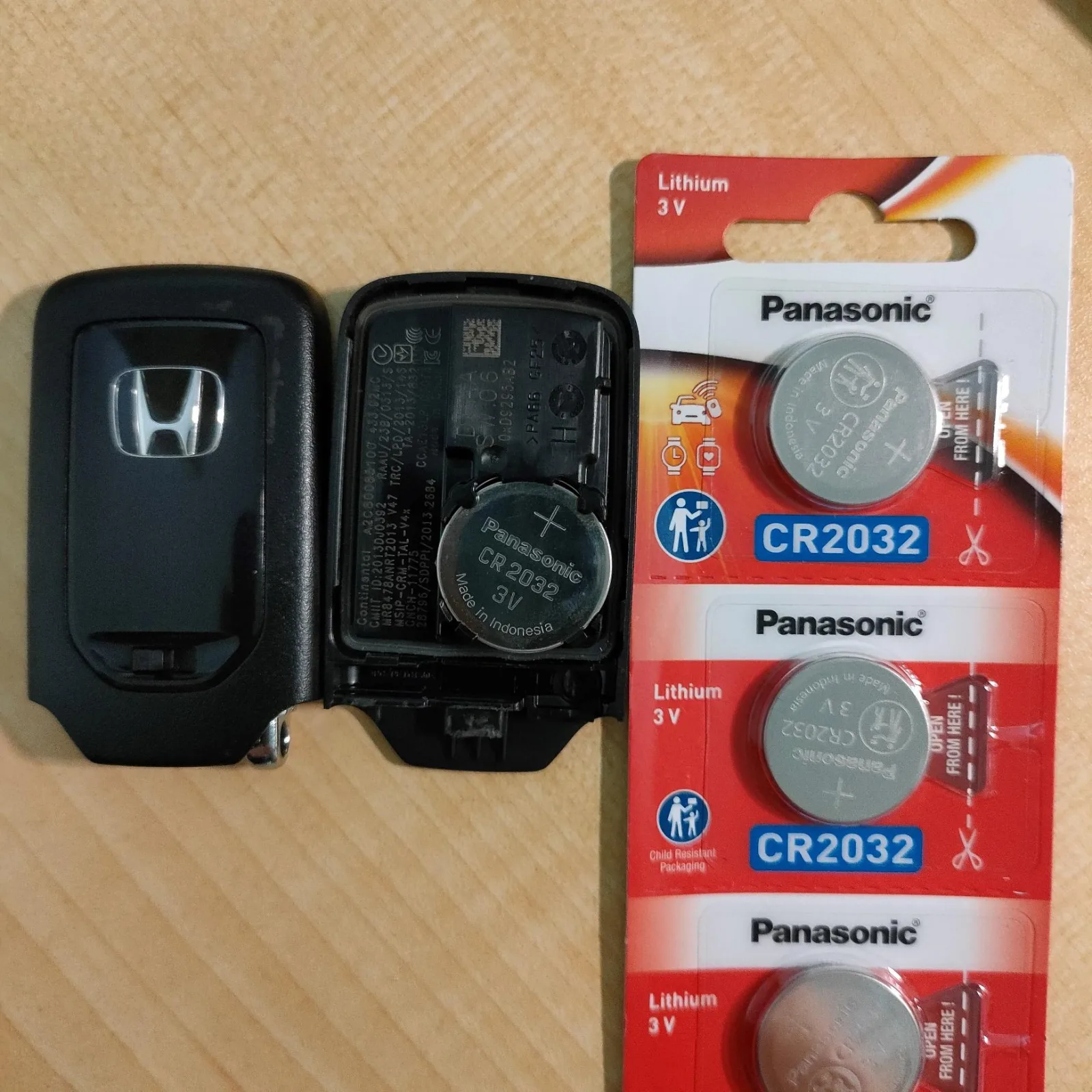 Batre / Baterai Remote Kunci Jazz Brio Mobilio City CRV BRV PANASONIC