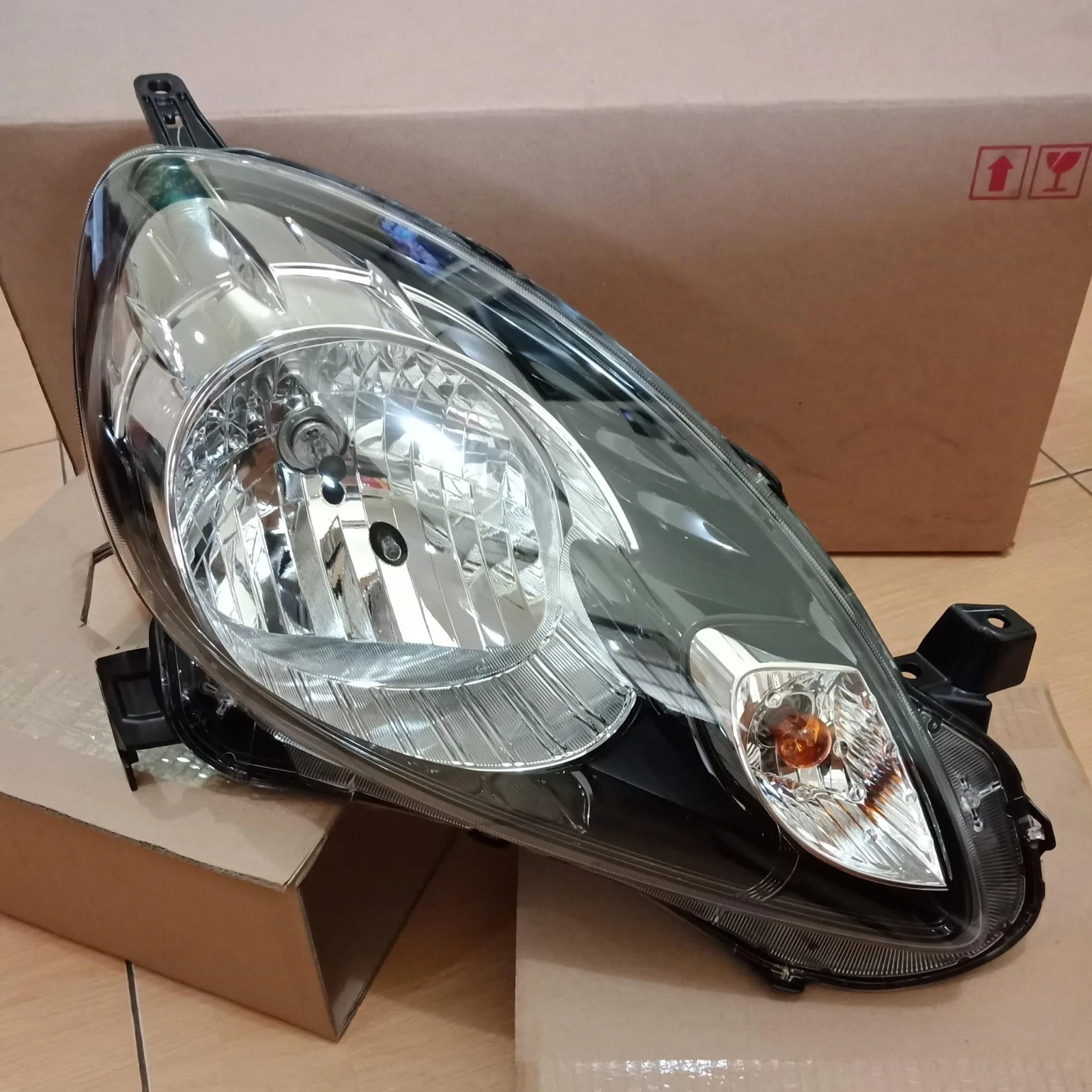 Headlamp Honda Mobilio tipe E 2014-2017 Original