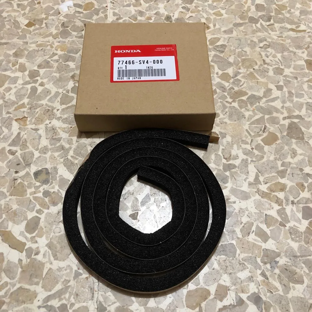 Karet Kaca Besar Bawah Honda HRV 2015-2019 Original