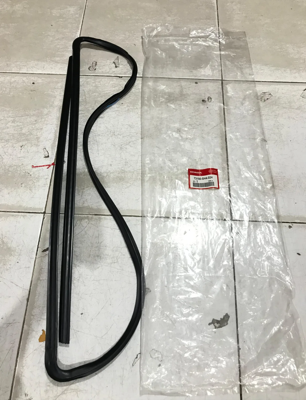 Karet Kaca Depan CIVIC 1998 Original