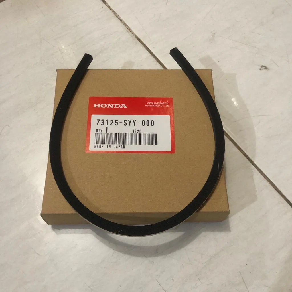 Karet Kaca Depan Bawah Brio 2013-2019 Original