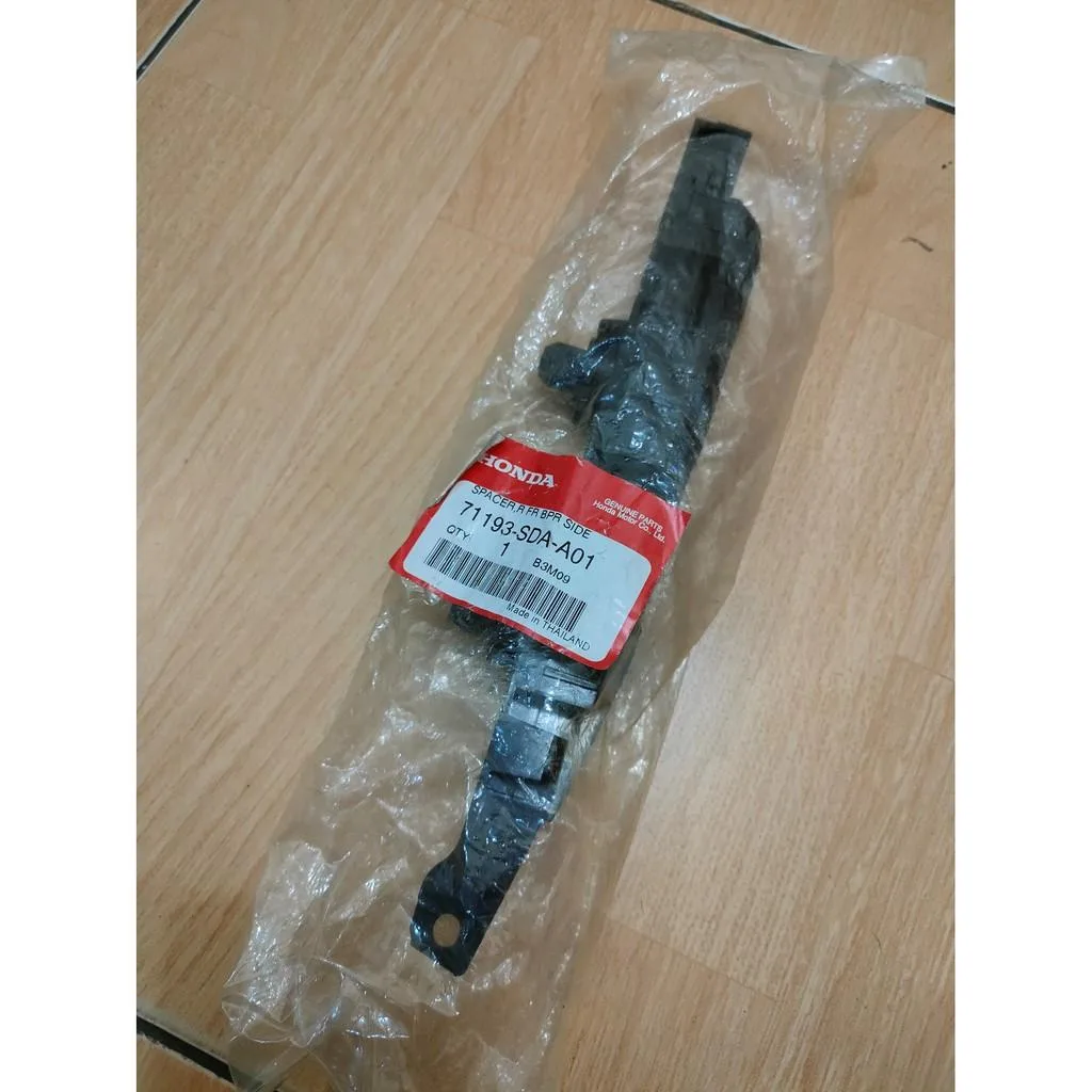 Breket / Breaket Bumper Depan ACCORD 2003-2007 Original