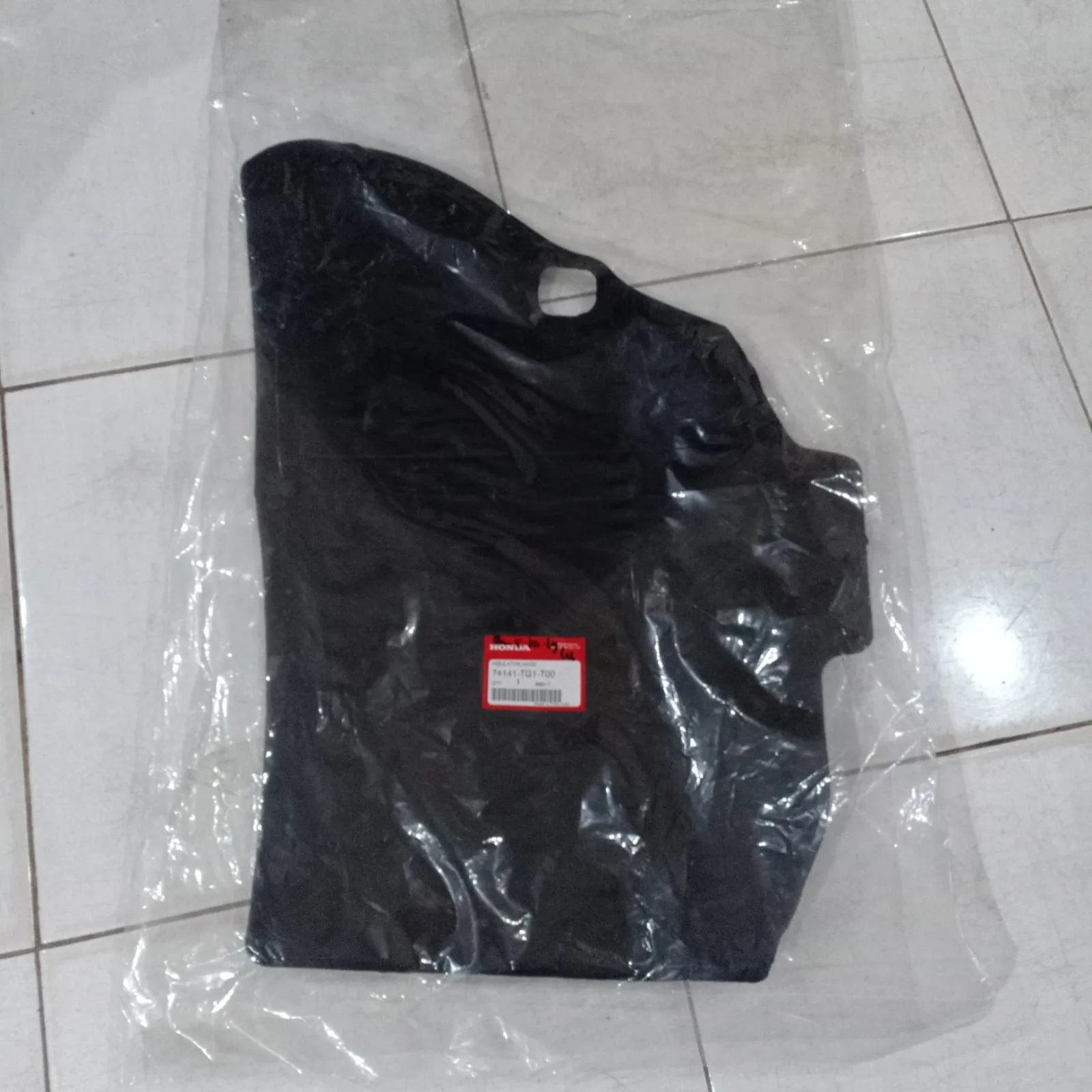 Peredam Panas Kap Mesin Mobilio 2019 Genuine!!