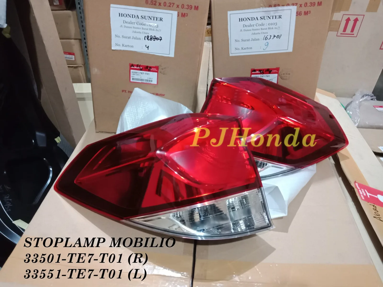 Stoplamp Lampu BELAKANG Mobilio 2014 2015 2016 2017 2018 2019 2020 2021 Original