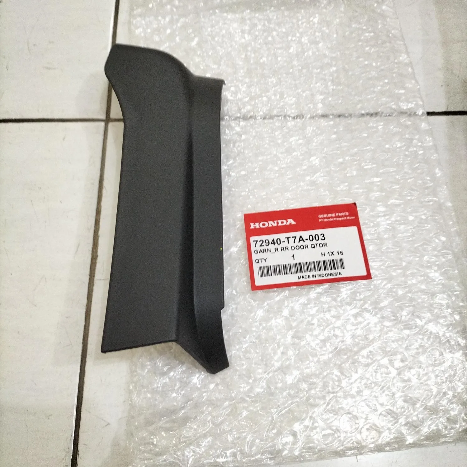 Cover Garnish Pintu Belakang HRV 2015-202 Original