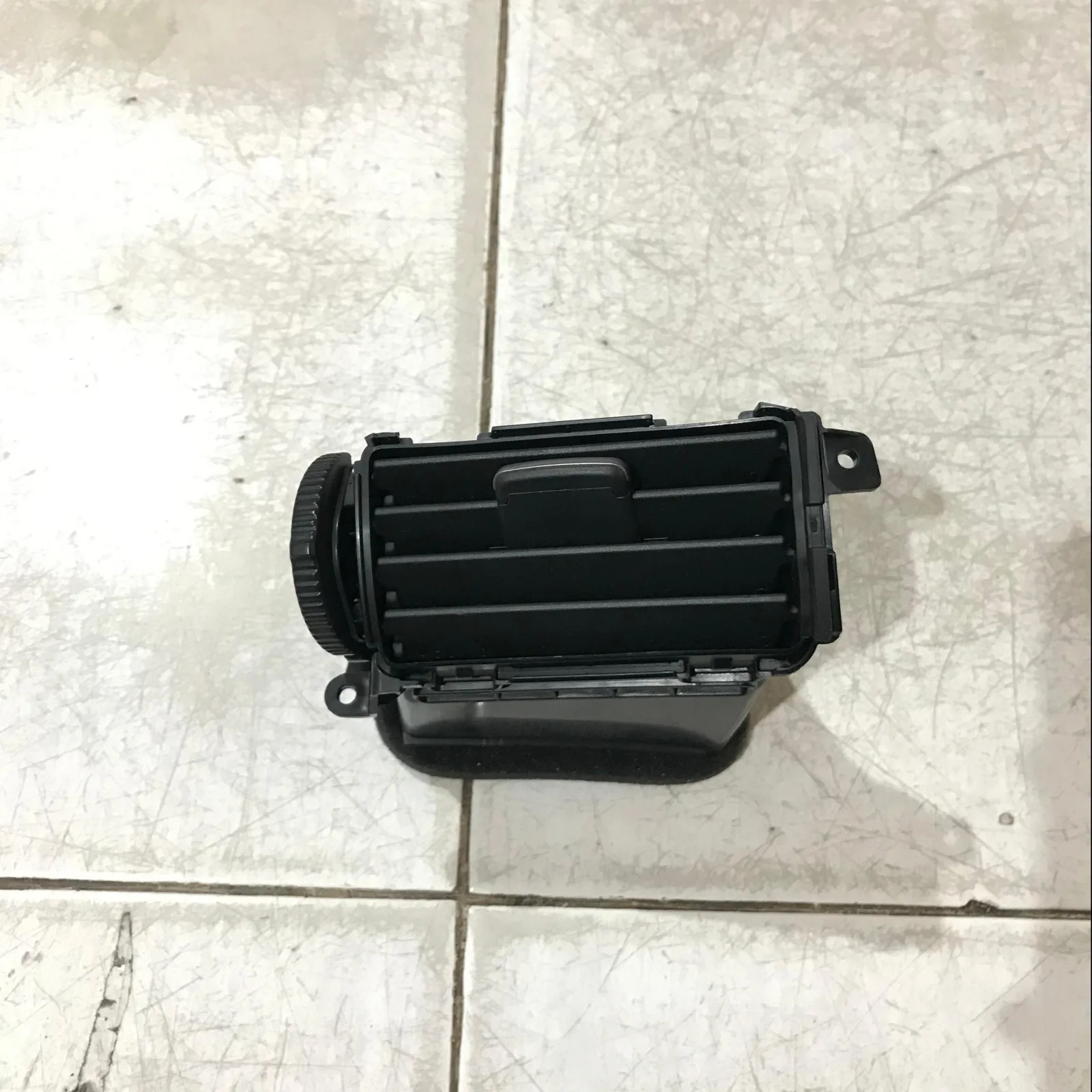 Outlet Assy Penumpang Honda Freed 2012-2015 Original