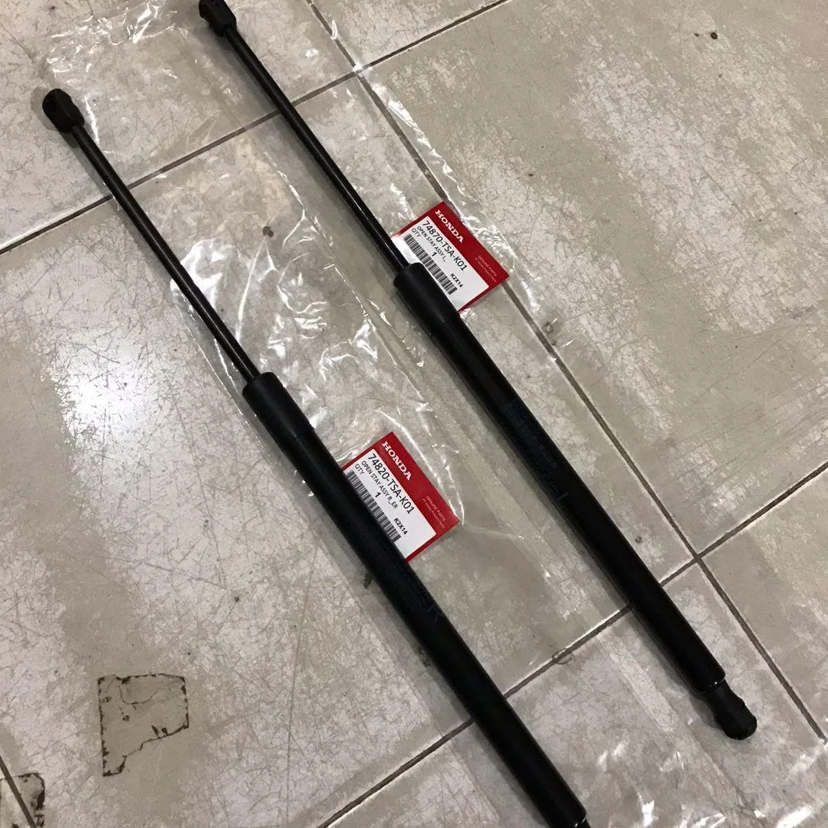 Shock BAGASI Pintu Bagasi BRV 2015 2016 2017 2018 2019 2020 2021 Original
