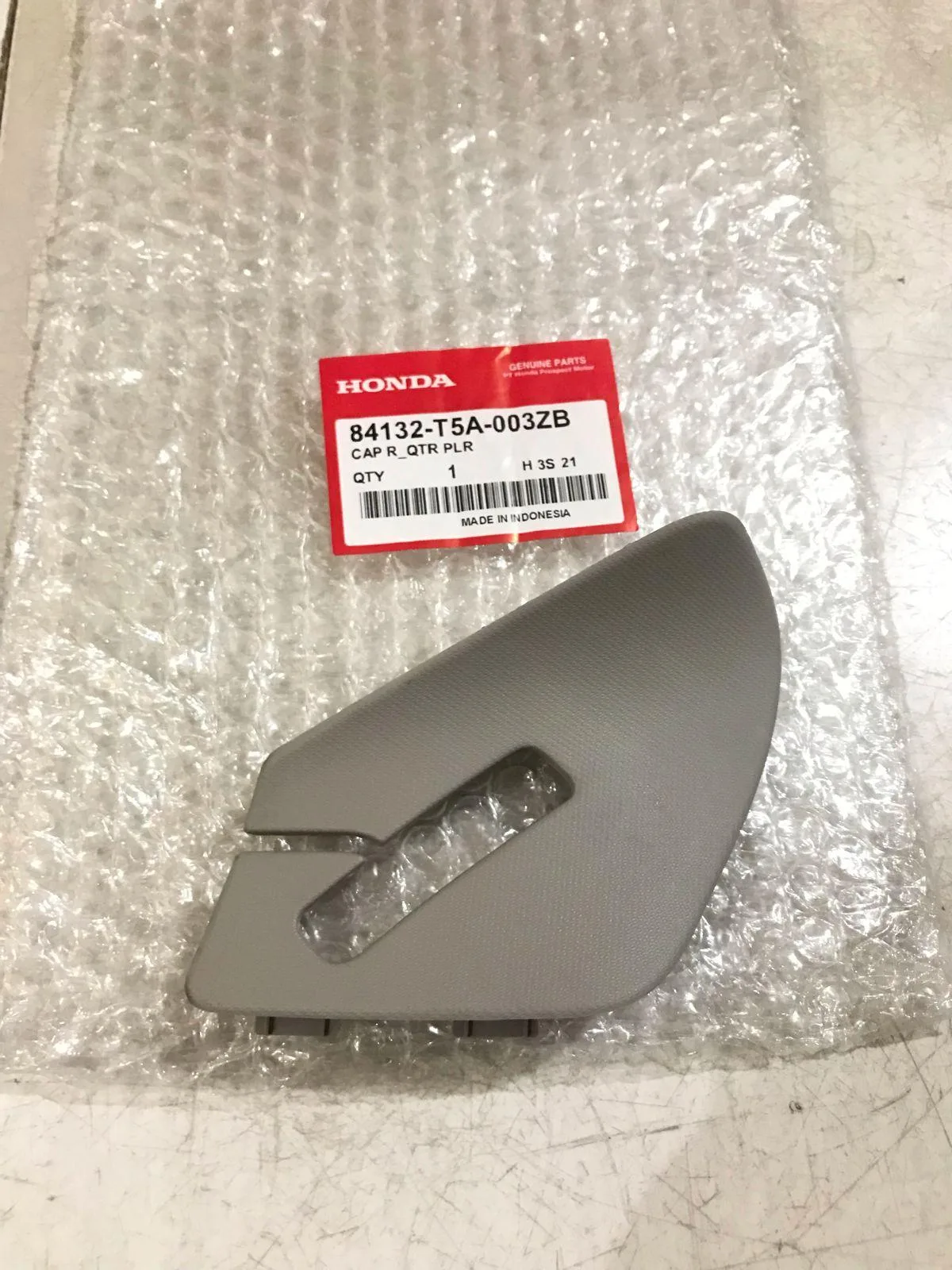 Cover Seatbelt Belakang JAZZ GK5 Original honda