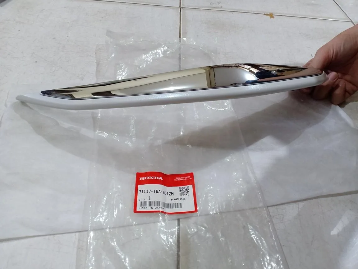 Garnish List Bumper Depan Bawah Honda Odyssey 2018-2020 Genuine!!!