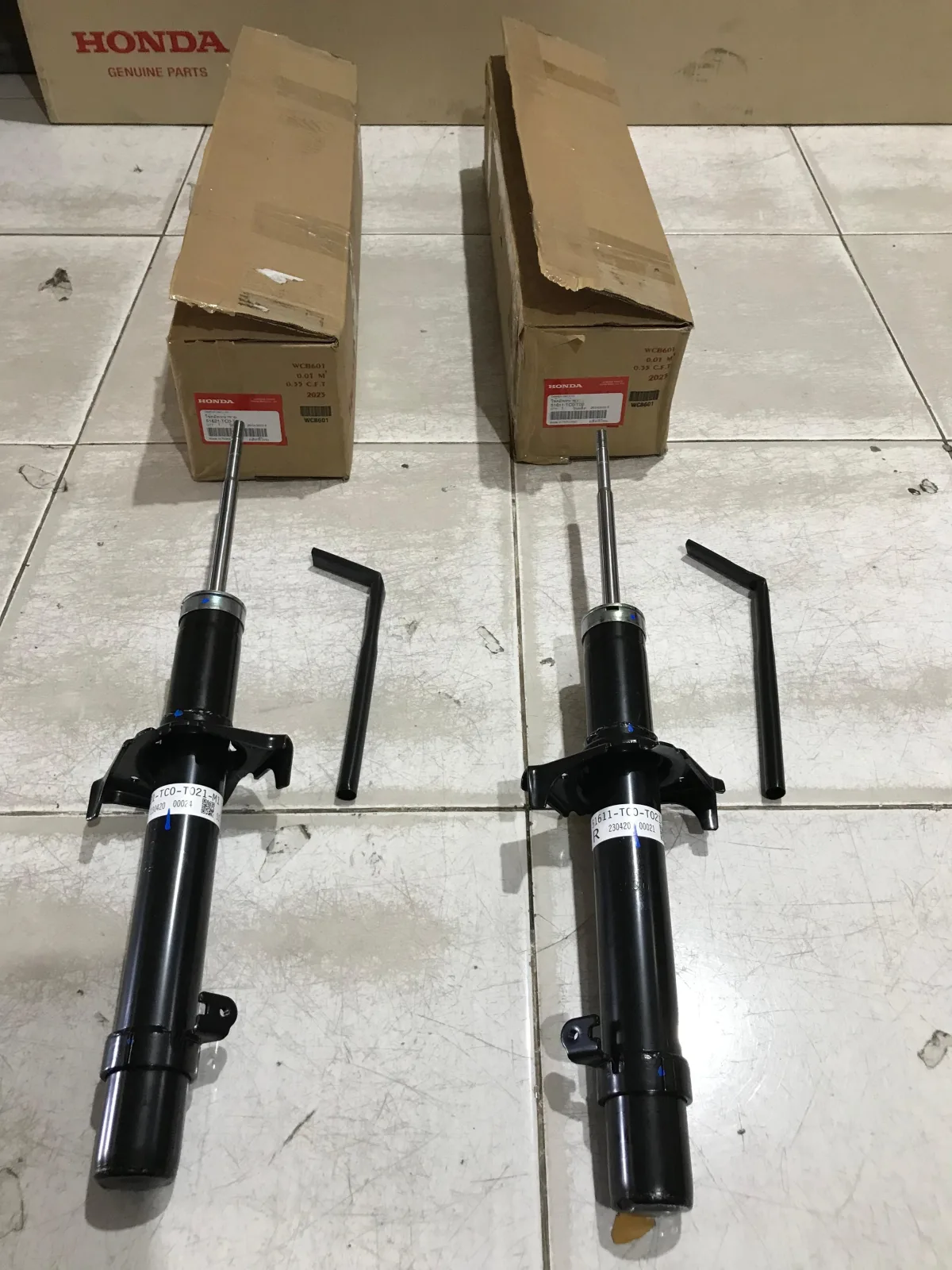 Shock Breker / Shockbreaker Depan Honda ACCORD 2008-2012 Original