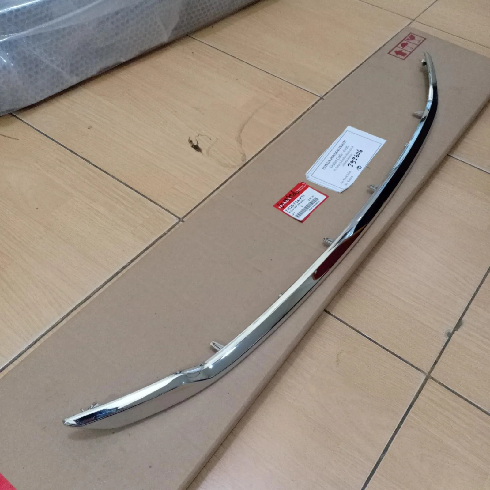 List Chrome Grill Bawah BRV Facelift 2019 Up Original