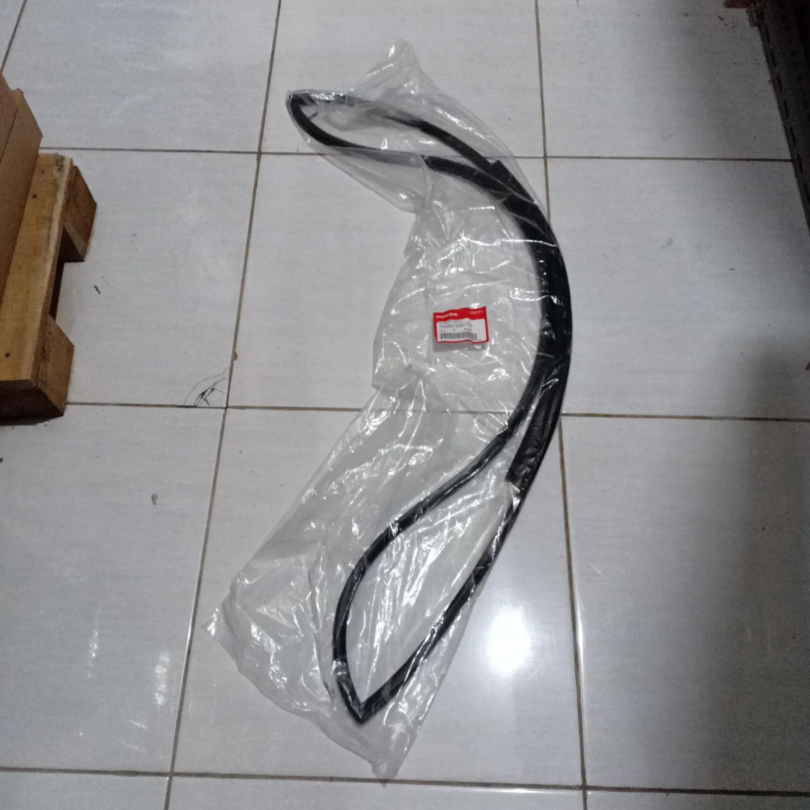 Karet Kaca Besar Jazz GE8 2008-2013 Genuine!!