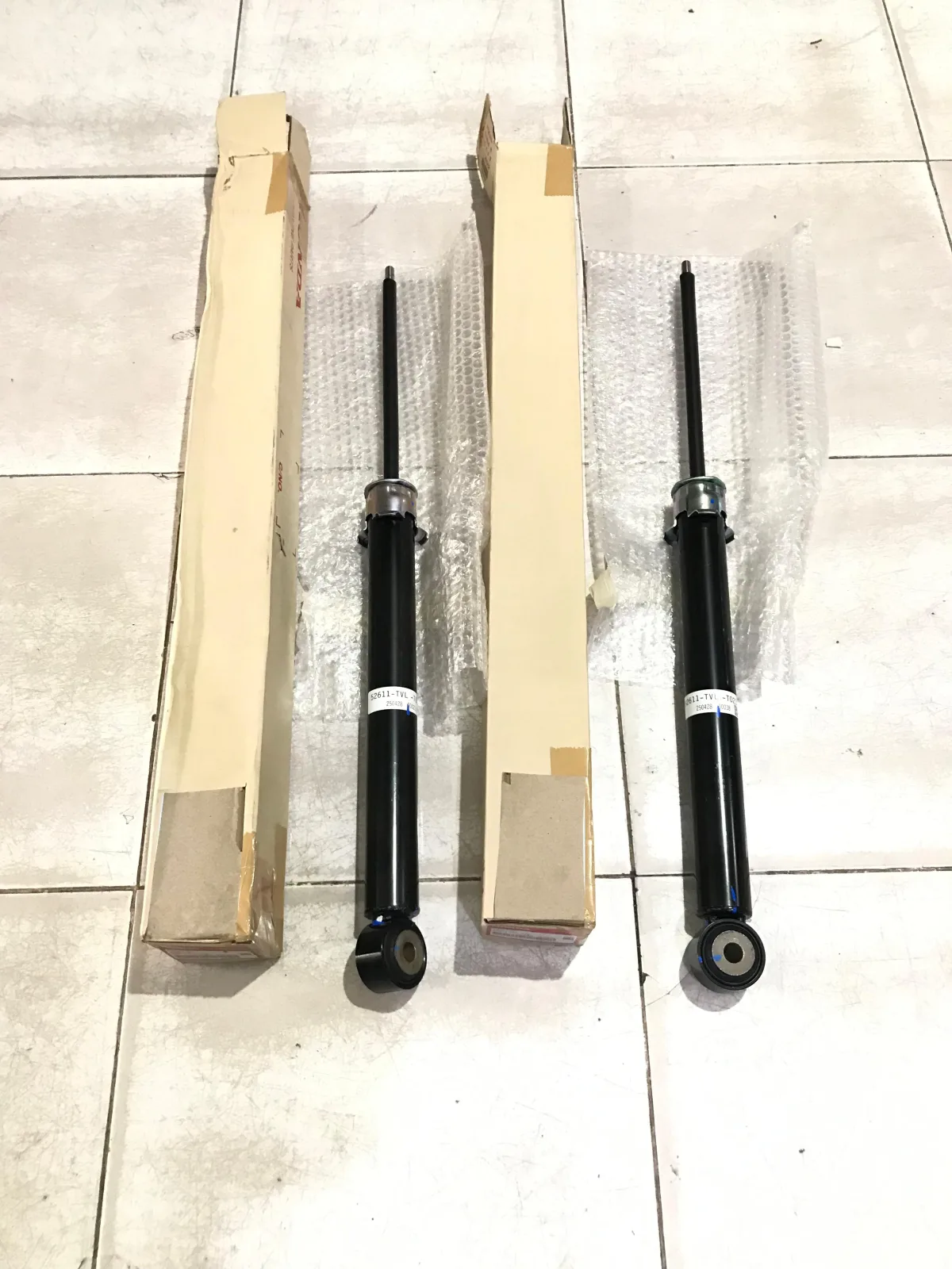 Shock Breaker Shock Belakang Honda Accord 2020 2021 2022 2023 Original