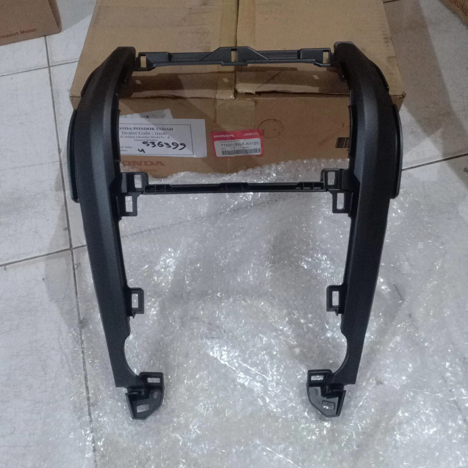 Frame Headunit CRV GEN 3 ORIGINAL