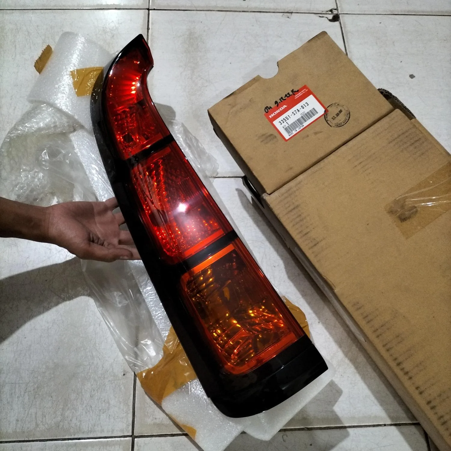Stoplamp Lampu Belakang Stream 2002-2003 Original