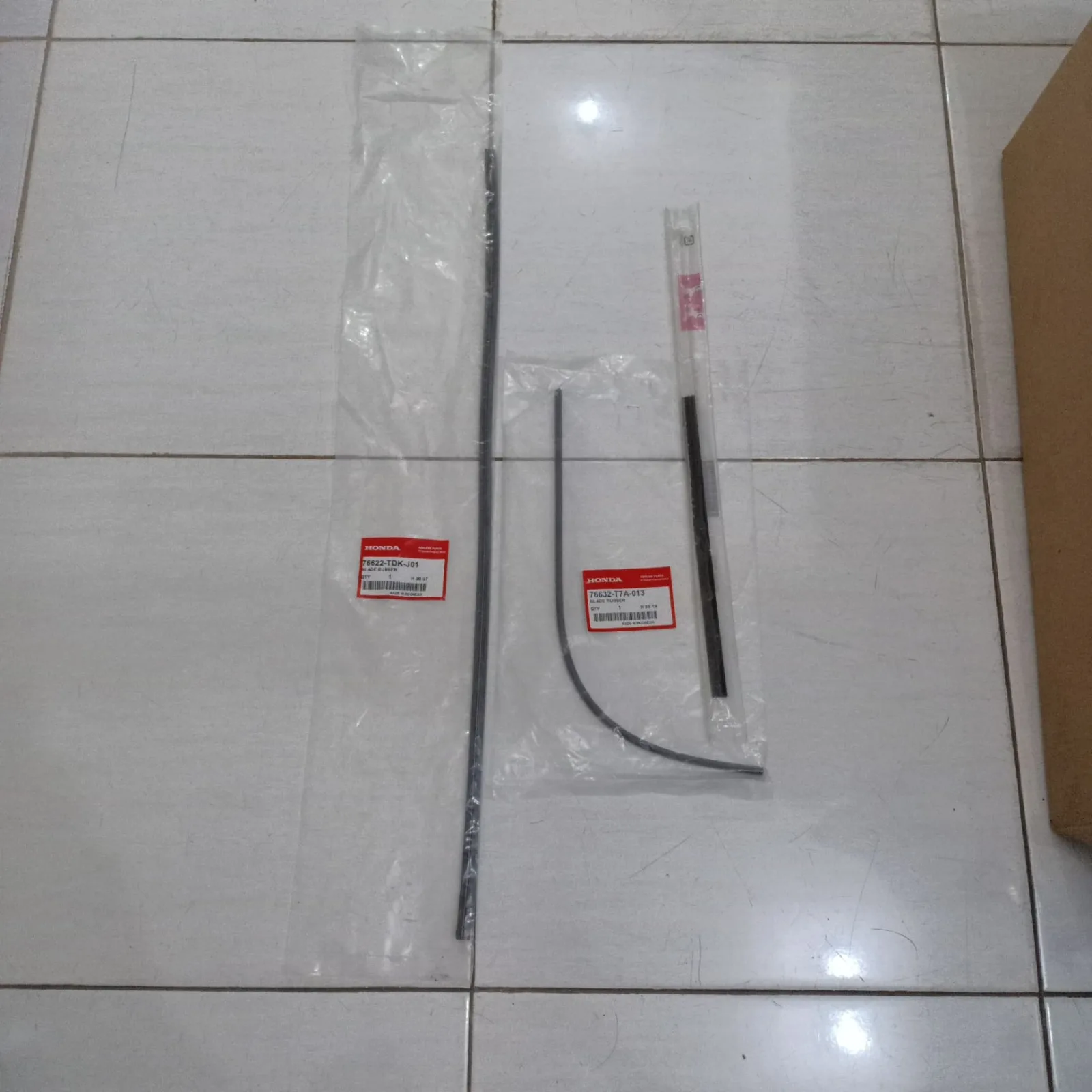 Karet Wiper FR Dan RR HRV Genuine!!
