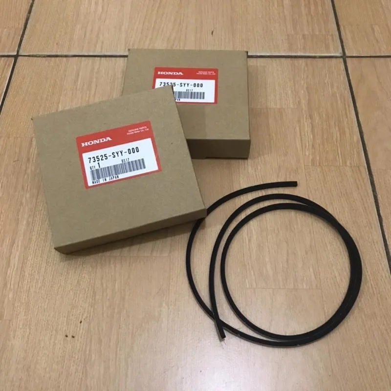 Karet Kaca Quarter Kecil Mobilio 2015-2021 Original