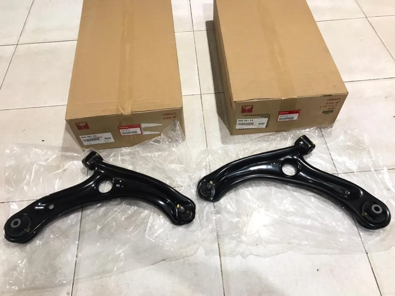 LOWER ARM ARM DEPAN CITY HATCHBACK 2022 ORIGINAL