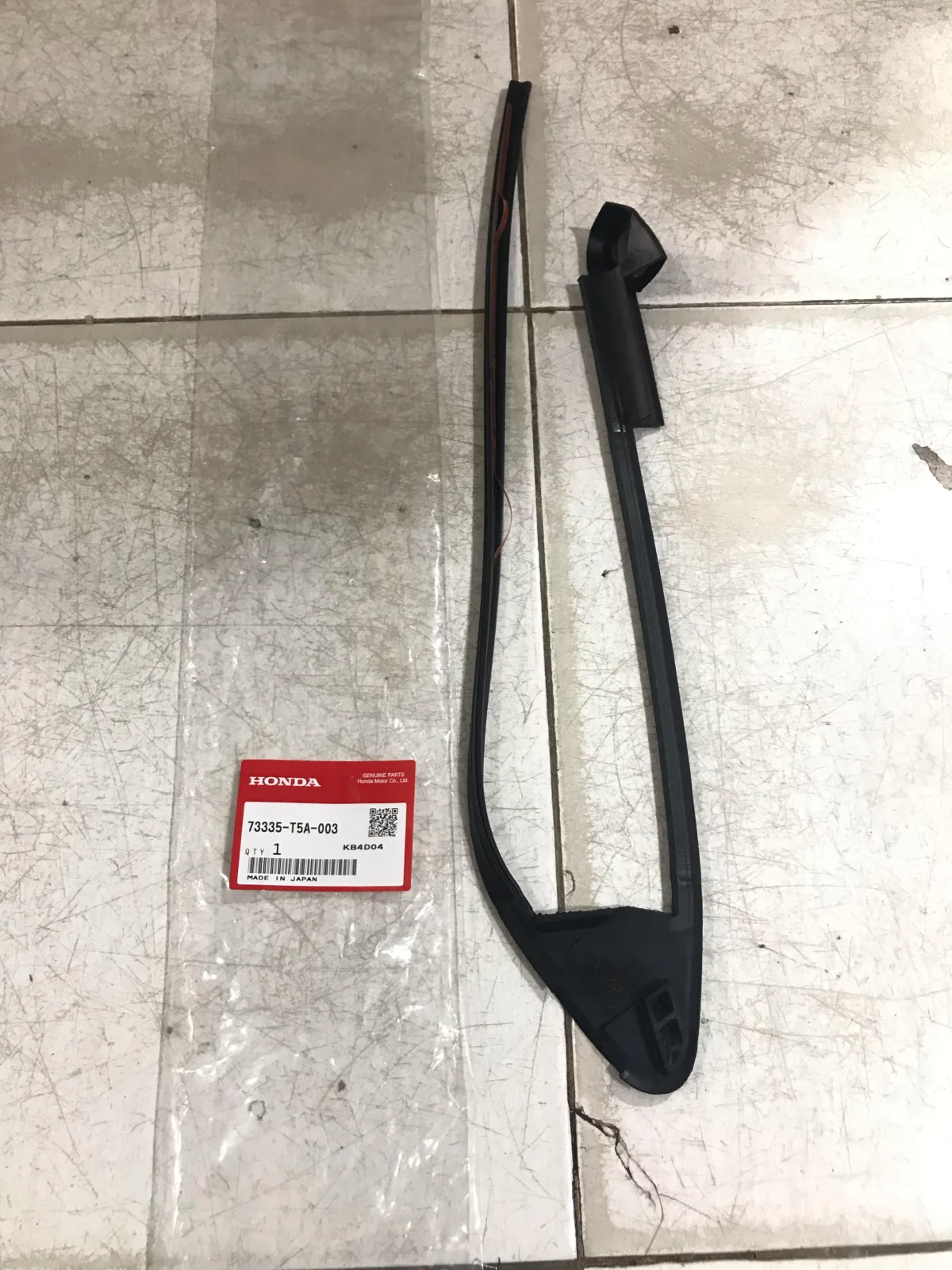 Karet Kaca Mati Bagian Depan Jazz 2014-2022 Original