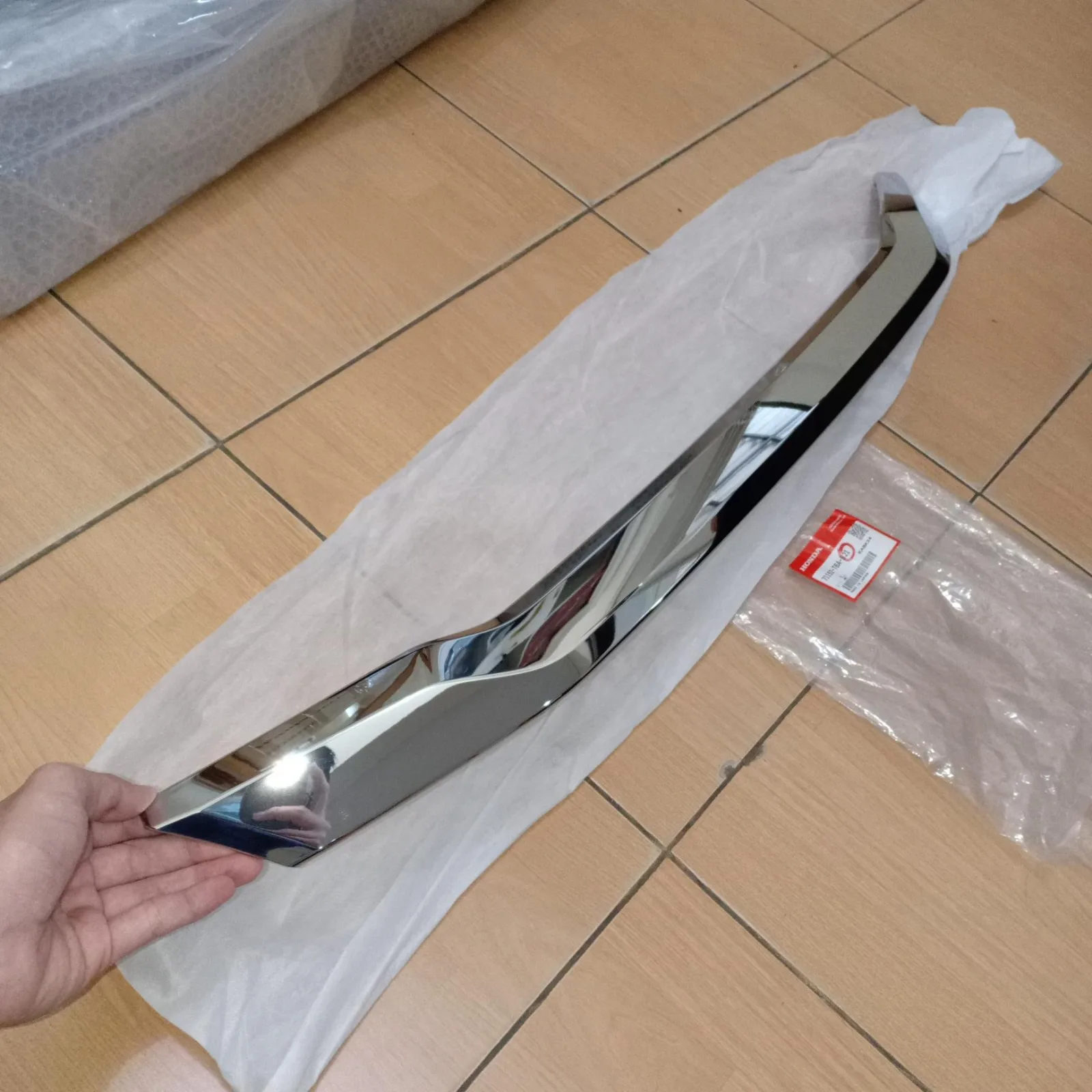 Molding / List Chrome Grill Bawah Bumper Odyssey 2015-2019 Genuine!