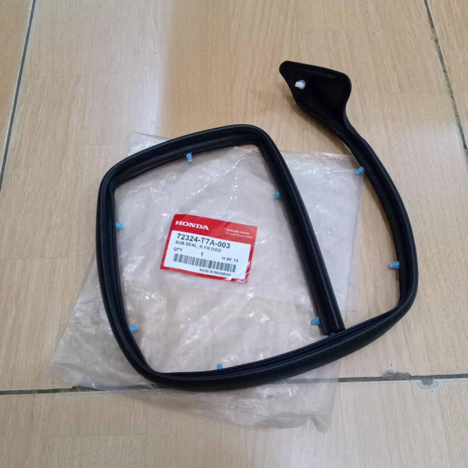 Seal / Karet Depan Pintu Depan HRV 2015 2016 2017 2018 2019 2020 Original