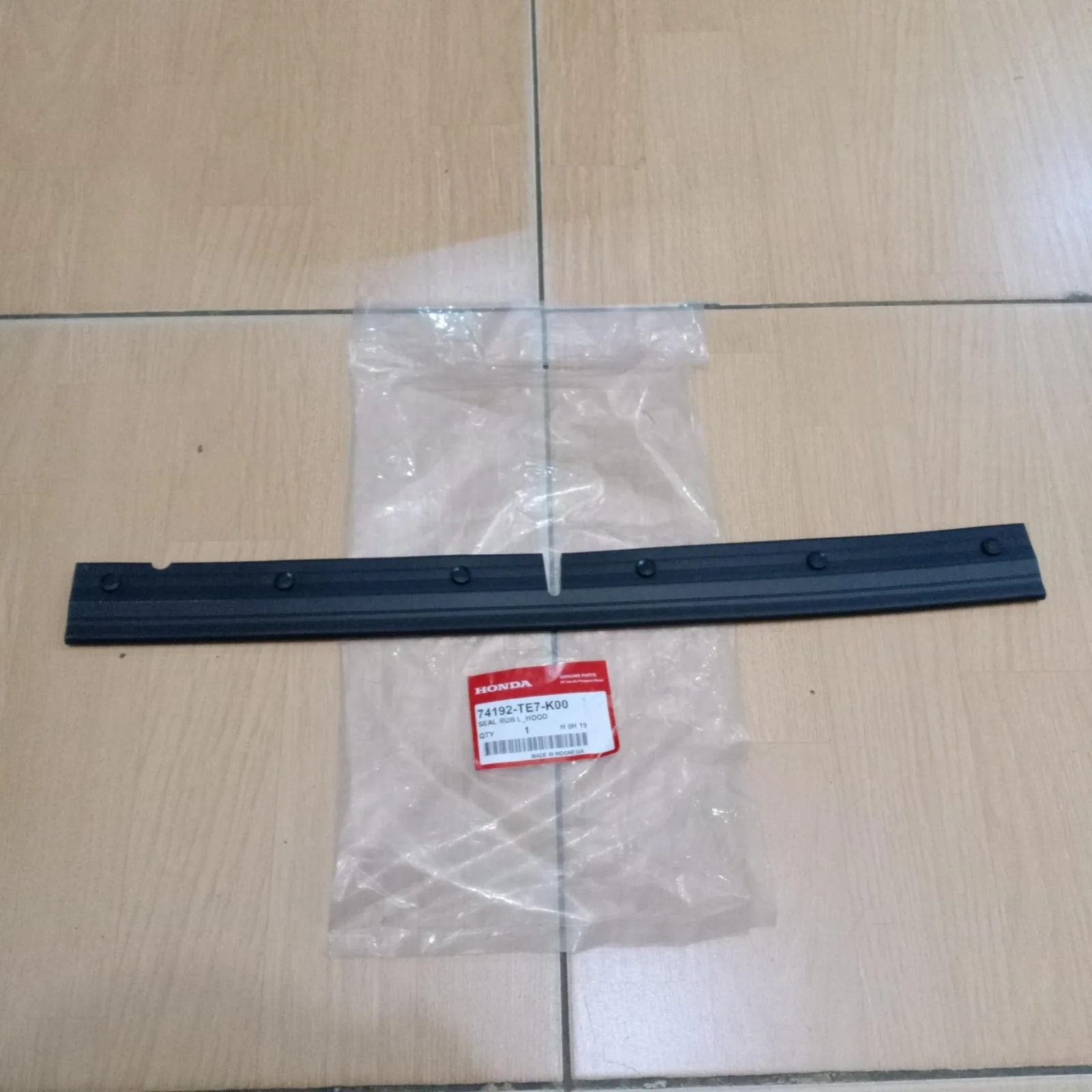 Karet Kap Mesin Samping Brio Mobilio Original