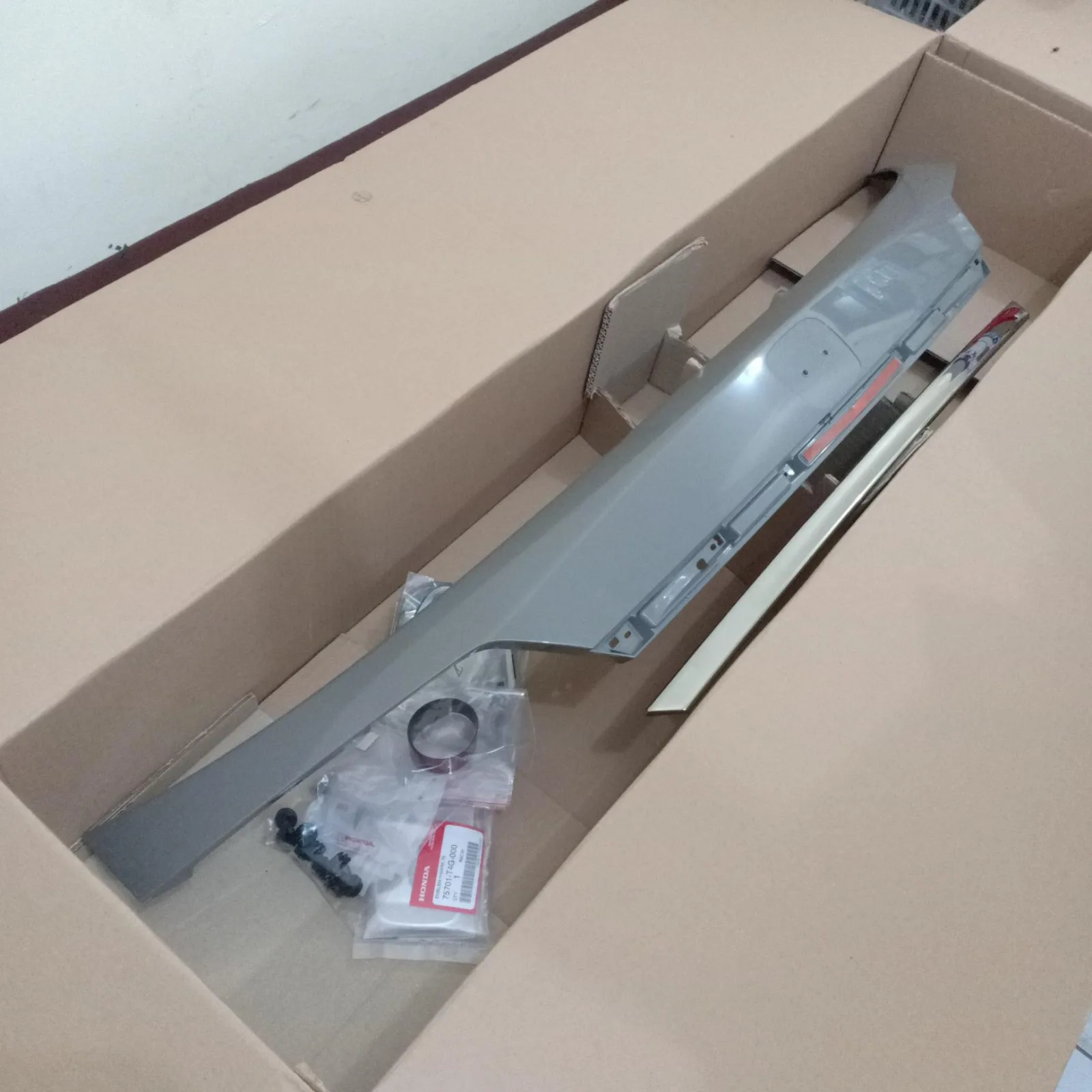 Garnish Pintu Bagasi HRV Facelift 2018-2021Up Original