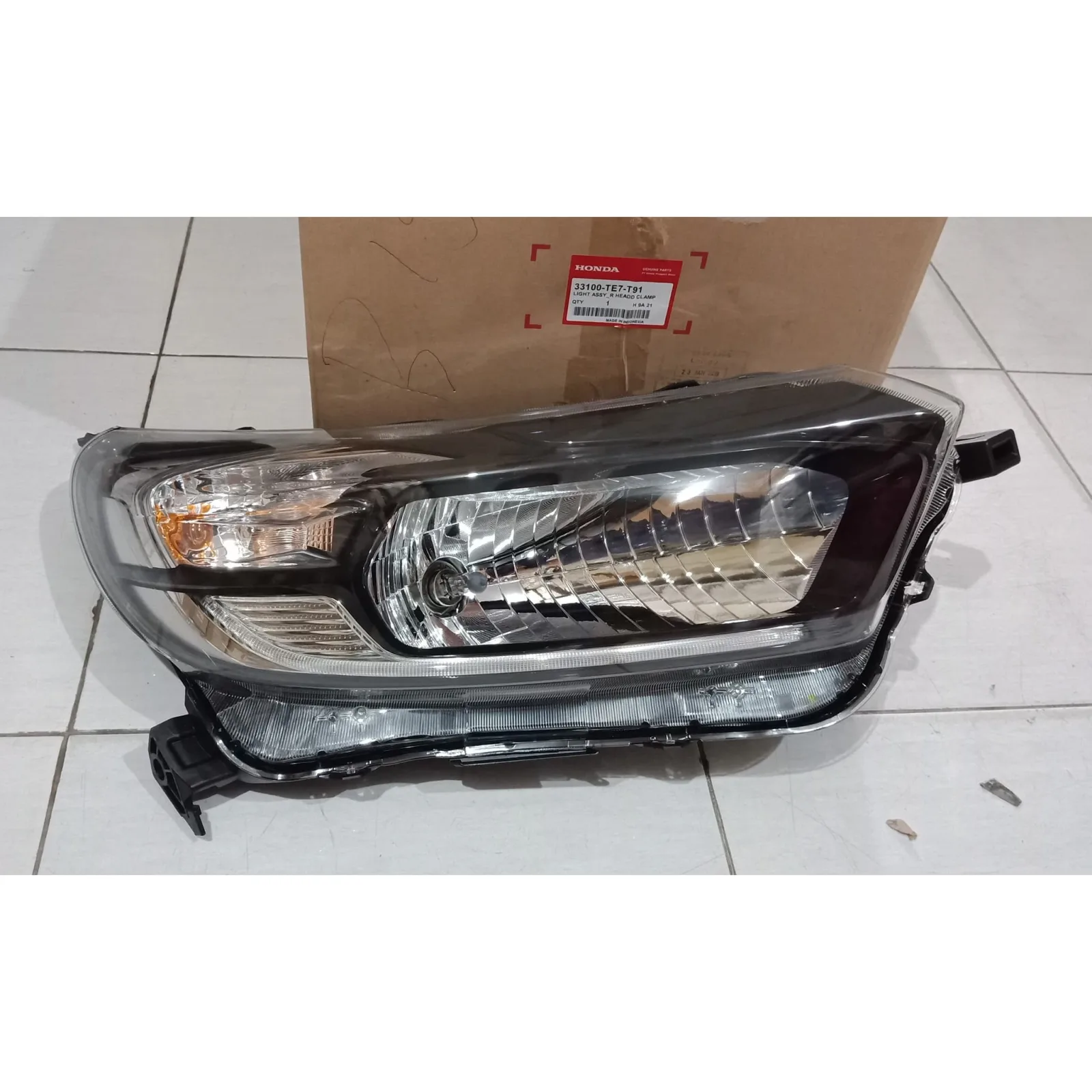 Headlamp Assy Lampu Depan Mobilio RS / E / S Tahun 2017 2018 2019 2020 ORIGINAL