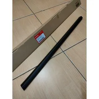 Pelipit Kaca Pintu Luar Jazz GE8 2008 2009 2010 2011 2012 2013 Original