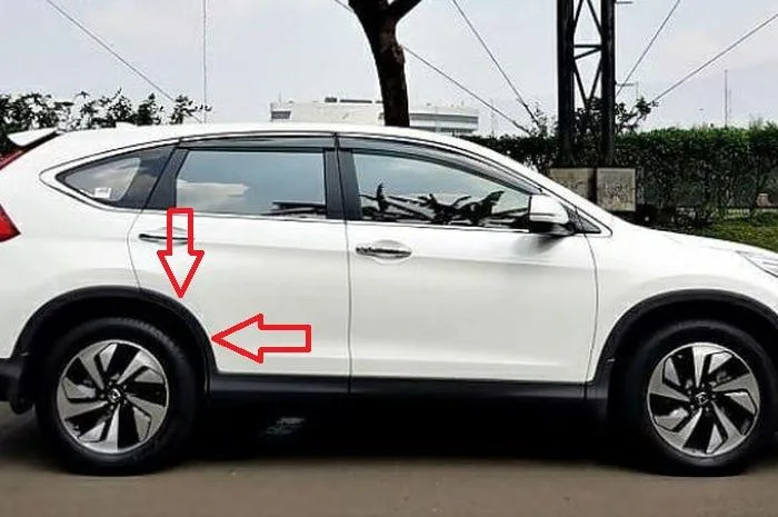 Garnish Spoiler Pintu Belakang CRV gen 4 2013 2014 2015 2016 2017 Original
