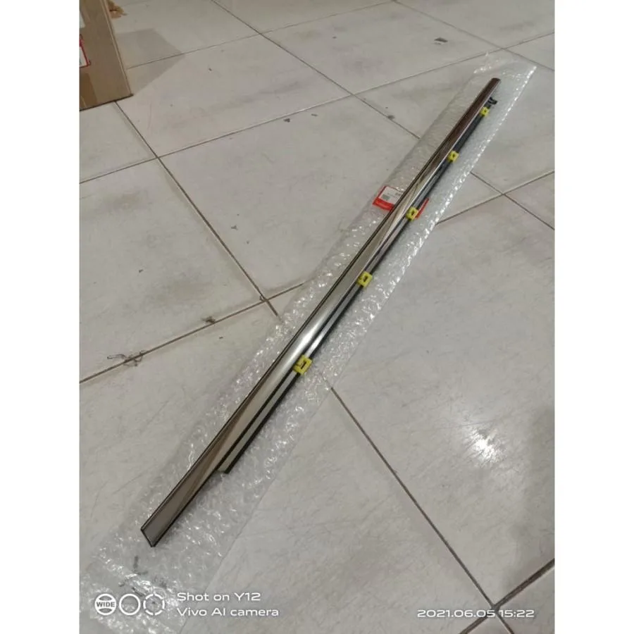 Pelipit kaca waterstrip karet kaca CRV TURBO 2018-2022 Original