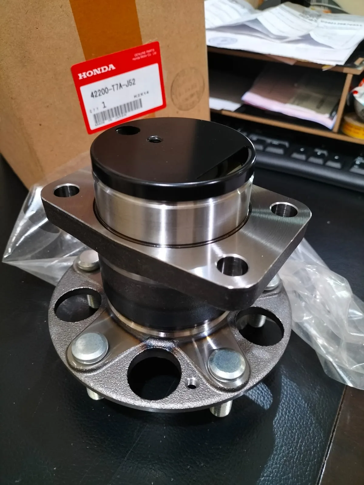 Laher Roda Bearing Roda Belakang HRV 2015-2021 Original